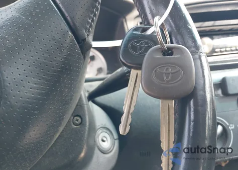 2005 Toyota Corolla S из США, поврежденный, VIN 2T1BR32E45C413450